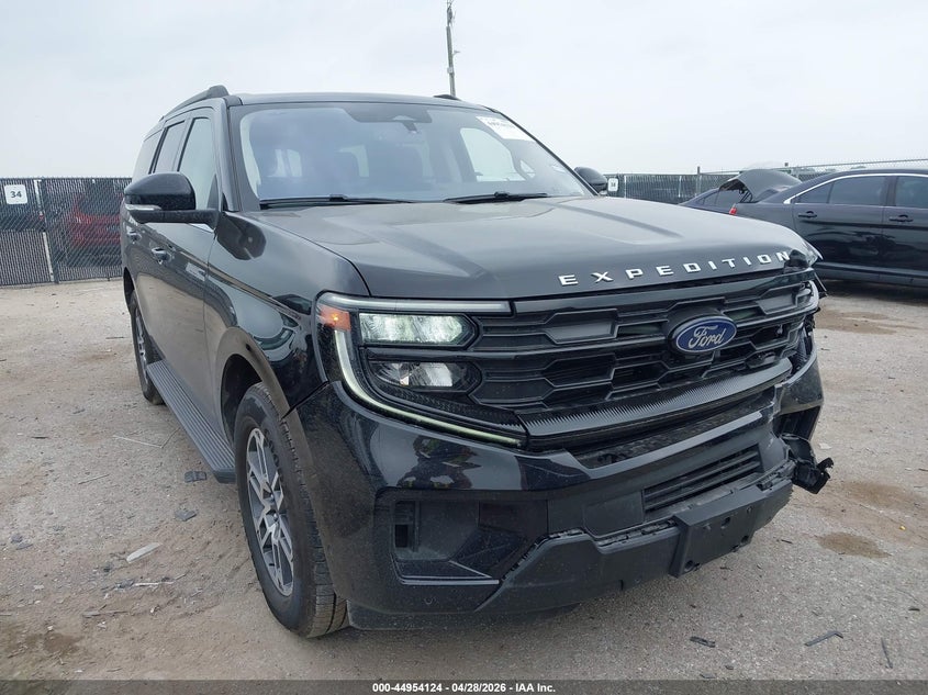 2025 Ford Expedition VIN 1FMJU1H8XSEA17138 IAAI salvage auction — LEFT FRONT, Wait Title, sold $24,800 on 2026-07-30 (photo 1)