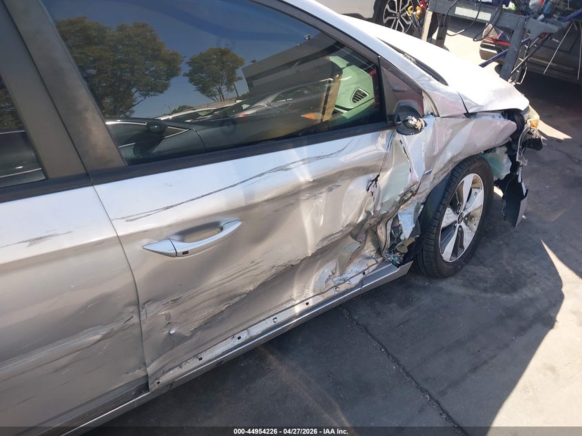 2019 Hyundai Ioniq VIN KMHC65LDXKU111797 IAAI salvage auction — RIGHT SIDE, Salvage Title, sold $1,350 on 2026-07-15 (photo 6)