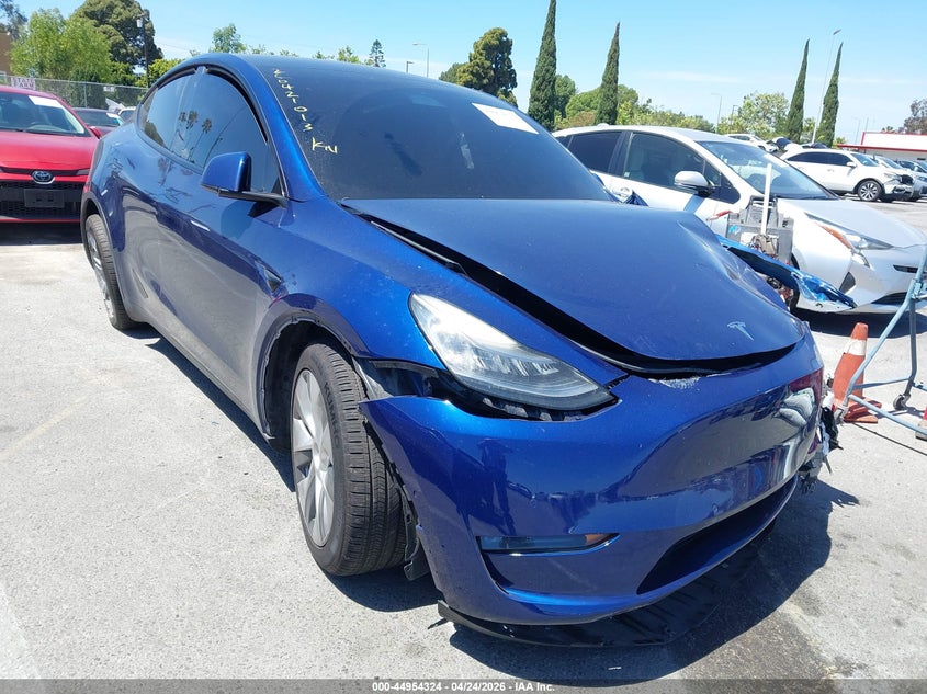 2020 Tesla Model y VIN 5YJYGDEE5LF053079 IAAI salvage auction — SIDE, Wait Title, sold $7,250 on 2026-07-16 (photo 1)