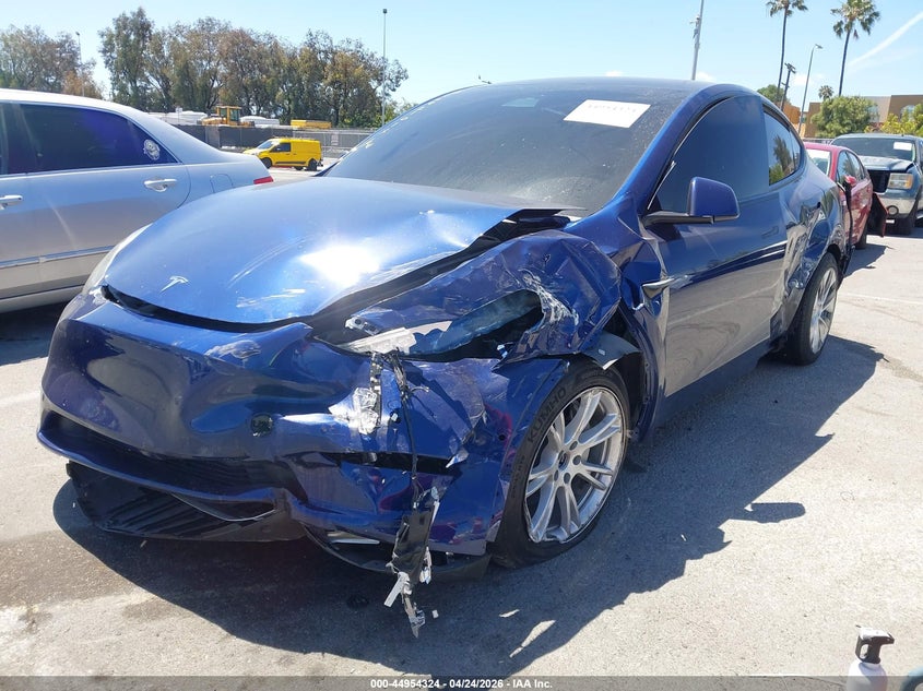 2020 Tesla Model y VIN 5YJYGDEE5LF053079 IAAI salvage auction — SIDE, Wait Title, sold $7,250 on 2026-07-16 (photo 2)