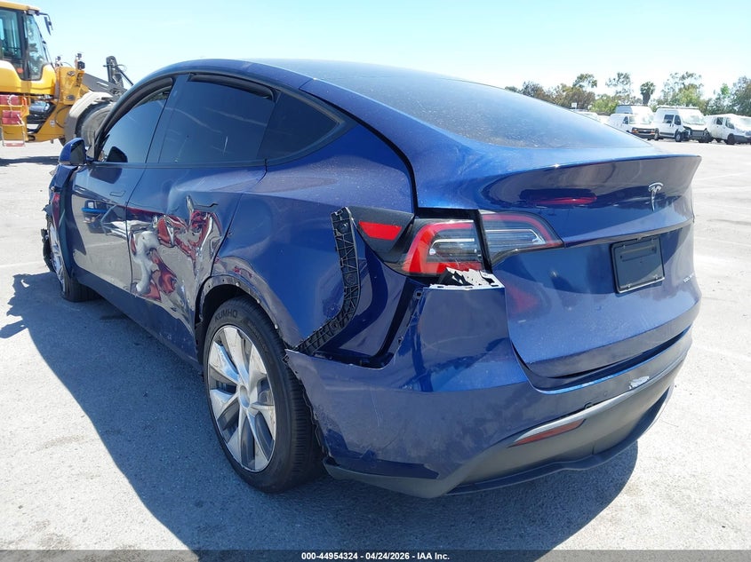 2020 Tesla Model y VIN 5YJYGDEE5LF053079 IAAI salvage auction — SIDE, Wait Title, sold $7,250 on 2026-07-16 (photo 3)