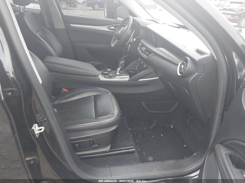 2018 Alfa romeo Stelvio VIN ZASFAKPN2J7B61633 IAAI salvage auction — FRONT END, Wait Title, sold $6,400 on 2026-07-26 (photo 5)