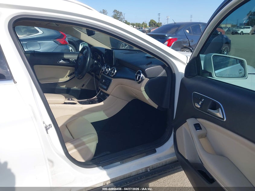 2019 Mercedes-benz Gla-klasse VIN WDCTG4EBXKJ550338 IAAI salvage auction — FRONT END, Salvage Title, sold $975 on 2026-07-29 (photo 5)