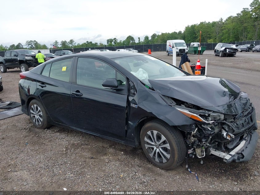 2021 Toyota Prius VIN JTDKAMFP6M3190876 IAAI salvage auction — FRONT END, Salvage Title, sold $3,175 on 2026-07-29 (photo 1)