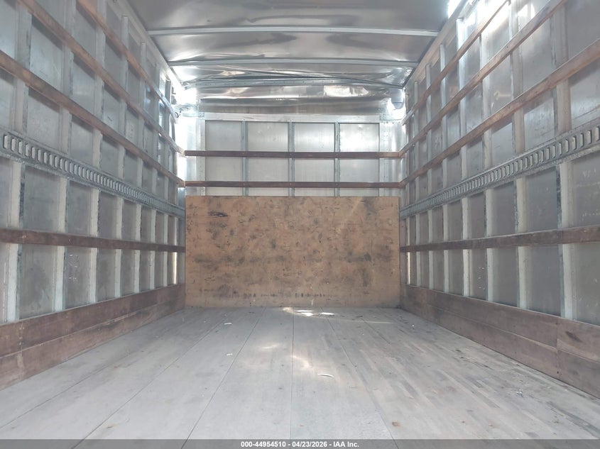2019 Isuzu Npr VIN JALC4W168K7008251 IAAI salvage auction — UNKNOWN, Salvage (Idaho), sold $125 on 2026-07-30 (photo 6)