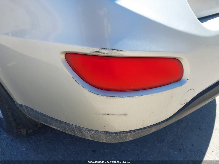 2012 Hyundai Santa fe VIN 5XYZGDAG4CG116533 IAAI salvage auction — NORMAL WEAR, Wait Title, sold $1,150 on 2026-07-13 (photo 6)