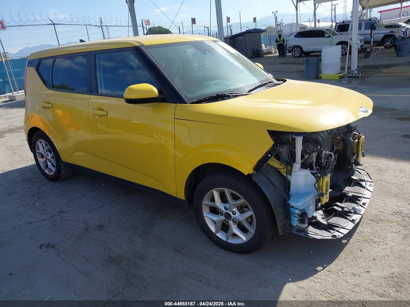 2020 Kia Soul VIN KNDJ23AU7L7122822 IAAI salvage auction — FRONT END, Salvage Title, sold $2,825 on 2026-07-15 (photo 1)