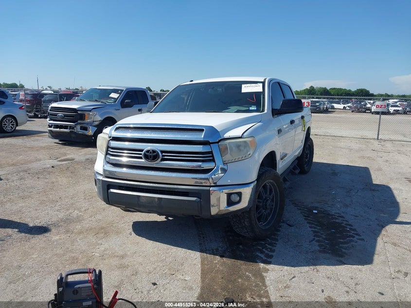 2017 Toyota Tundra VIN 5TFDW5F19HX631927 IAAI salvage auction — RIGHT SIDE, Salvage Title, sold $11,200 on 2026-07-21 (photo 2)