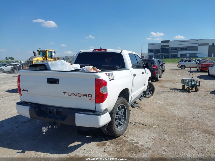 2017 Toyota Tundra VIN 5TFDW5F19HX631927 IAAI salvage auction — RIGHT SIDE, Salvage Title, sold $11,200 on 2026-07-21 (photo 4)