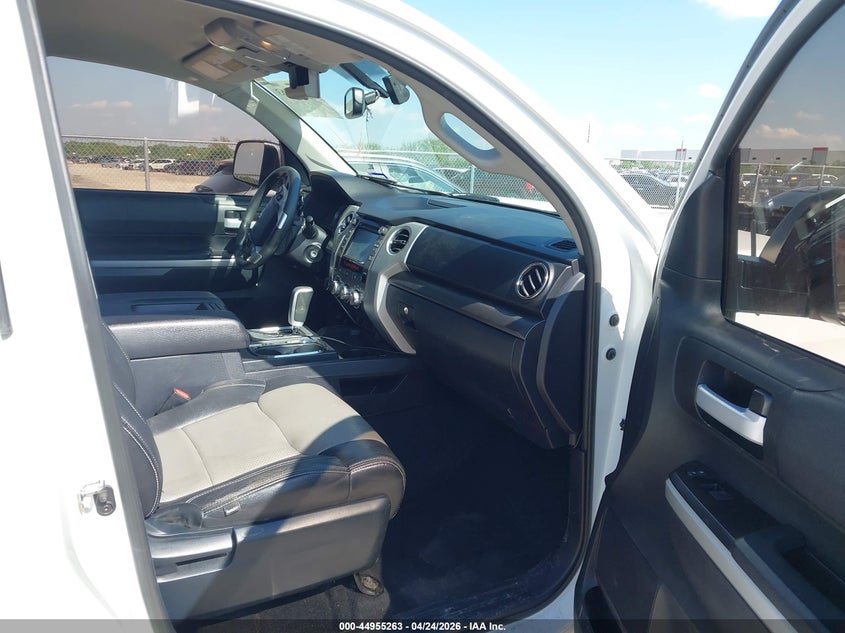 2017 Toyota Tundra VIN 5TFDW5F19HX631927 IAAI salvage auction — RIGHT SIDE, Salvage Title, sold $11,200 on 2026-07-21 (photo 5)