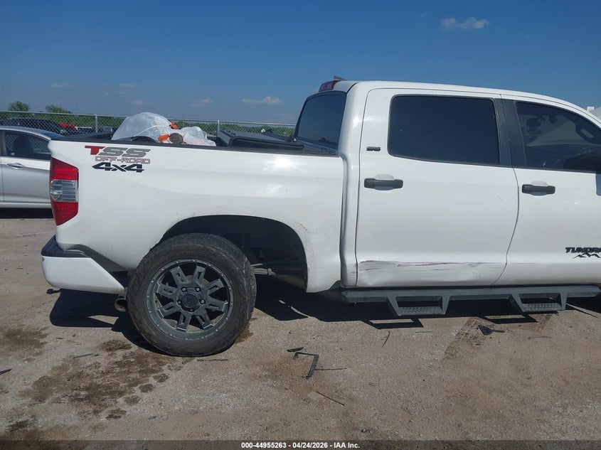 2017 Toyota Tundra VIN 5TFDW5F19HX631927 IAAI salvage auction — RIGHT SIDE, Salvage Title, sold $11,200 on 2026-07-21 (photo 6)