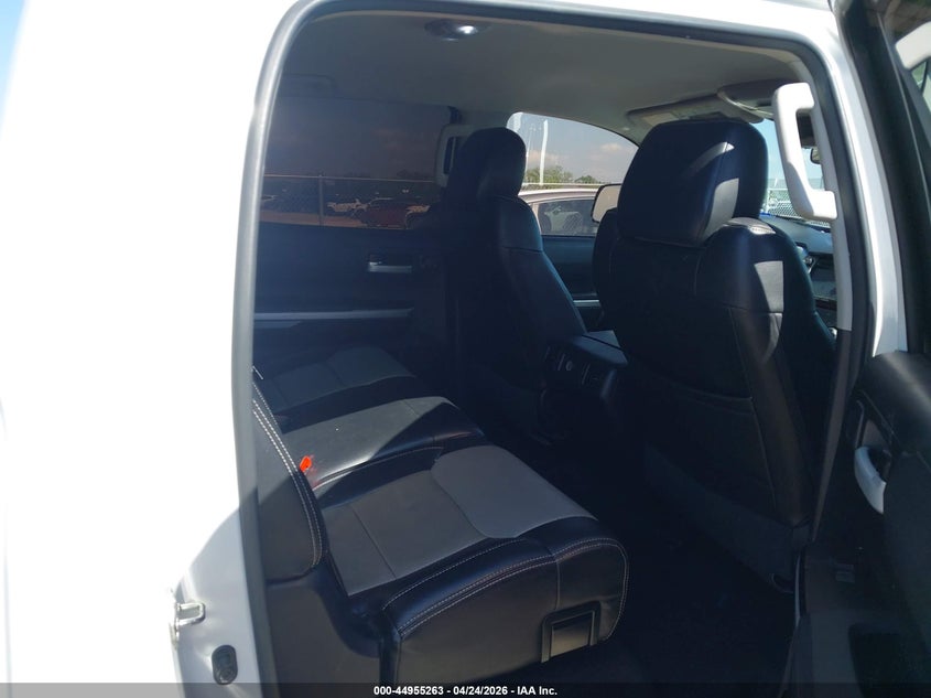 2017 Toyota Tundra VIN 5TFDW5F19HX631927 IAAI salvage auction — RIGHT SIDE, Salvage Title, sold $11,200 on 2026-07-21 (photo 8)