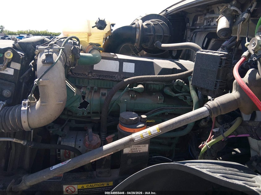 2023 Volvo VIN 4V4NC9EH6PN611720 IAAI salvage auction — FRONT END, Salvage (California), sold $17,500 on 2026-07-29 (photo 9)