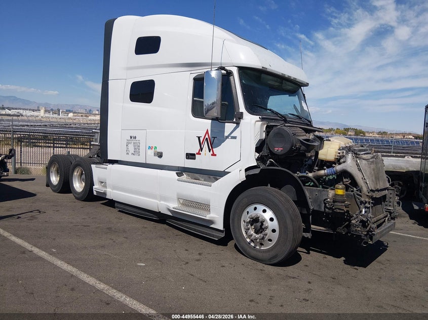 2023 Volvo VIN 4V4NC9EH6PN611720 IAAI salvage auction — FRONT END, Salvage (California), sold $17,500 on 2026-07-29 (photo 1)