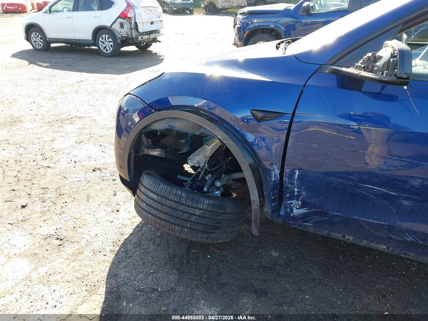 2024 Tesla Model y VIN 7SAYGDEE3RA218314 IAAI salvage auction — LEFT FRONT, Salvage Title, sold $12,500 on 2026-07-09 (photo 6)