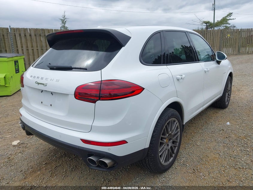 2017 Porsche Cayenne VIN WP1AE2A2XHLA71295 IAAI salvage auction — UNKNOWN, Salvage Title, sold $11,050 on 2026-07-13 (photo 4)