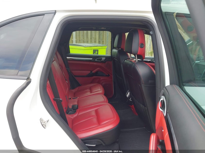 2017 Porsche Cayenne VIN WP1AE2A2XHLA71295 IAAI salvage auction — UNKNOWN, Salvage Title, sold $11,050 on 2026-07-13 (photo 8)