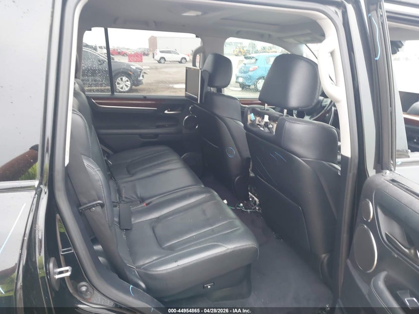 2018 Lexus Lx VIN JTJHY7AX6J4253105 IAAI salvage auction — RIGHT SIDE, Salvage Title, sold $38,500 on 2026-07-22 (photo 8)