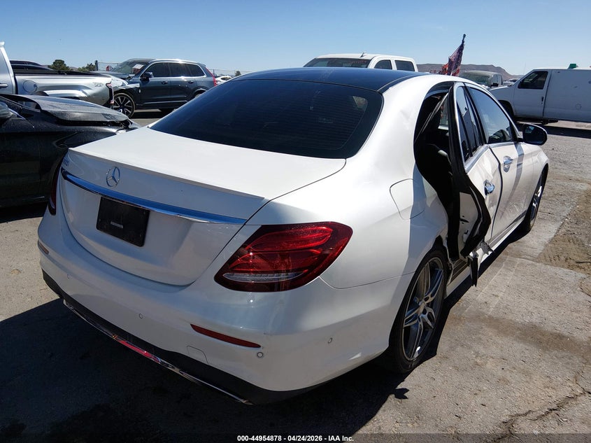 2017 Mercedes-benz E-klasse VIN WDDZF4JB3HA140679 IAAI salvage auction — RIGHT SIDE, Original (Texas), sold $8,500 on 2026-07-08 (photo 4)