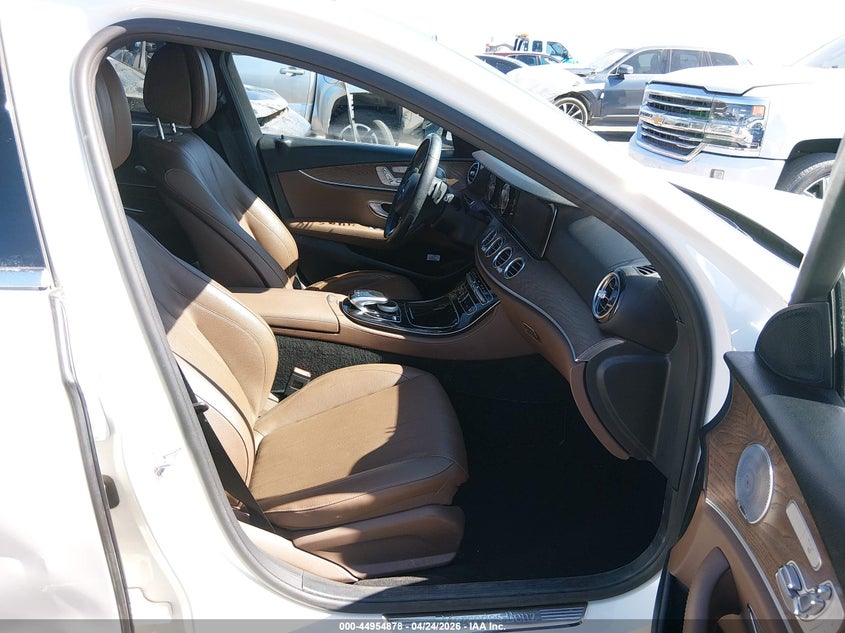 2017 Mercedes-benz E-klasse VIN WDDZF4JB3HA140679 IAAI salvage auction — RIGHT SIDE, Original (Texas), sold $8,500 on 2026-07-08 (photo 5)