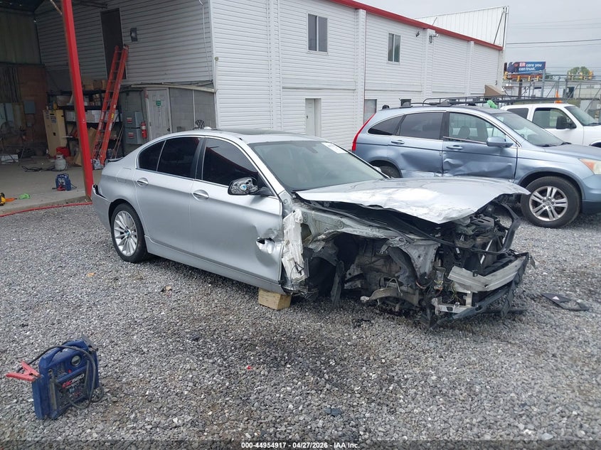 2013 BMW 5er VIN WBAFR7C57DC823218 IAAI salvage auction — FRONT & REAR, Salvage (Georgia), sold $400 on 2026-08-02 (photo 1)