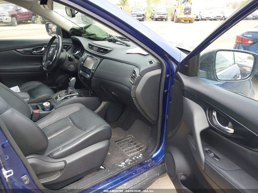 2017 Nissan Rogue VIN JN8AT2MV4HW024912 IAAI salvage auction — HAIL, Salvage (Iowa), sold $2,775 on 2026-07-13 (photo 5)