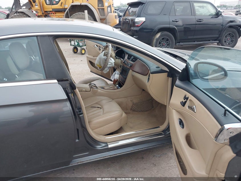 2008 Mercedes-benz Cls-klasse VIN WDDDJ72X38A133817 IAAI salvage auction — LEFT FRONT, Salvage (Texas), sold $550 on 2026-07-21 (photo 5)