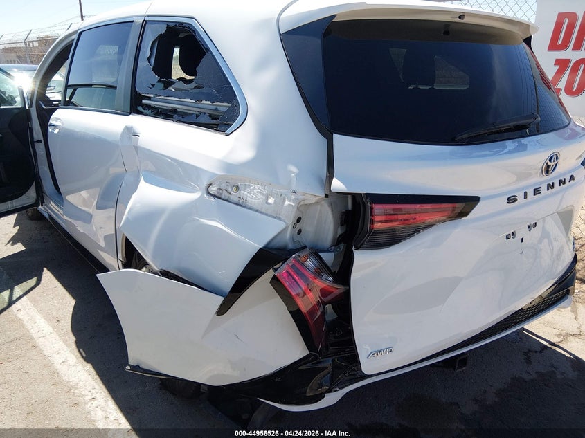 2021 Toyota Sienna VIN 5TDXSKFC8MS002829 IAAI salvage auction — FRONT END, Salvage Title, sold $8,000 on 2026-07-29 (photo 6)