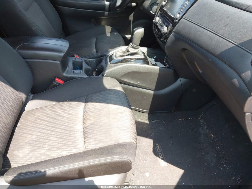 2019 Nissan Rogue VIN JN8AT2MT4KW250678 IAAI salvage auction — FRONT END, Salvage Title, sold $1,950 on 2026-07-27 (photo 5)