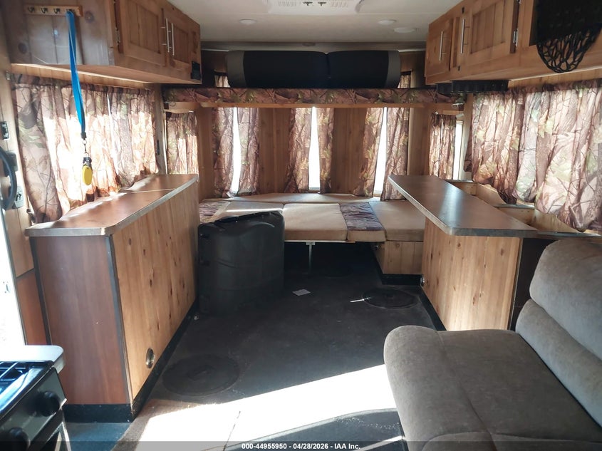 2016 Forest river Other VIN 4X4TCK713GX122877 IAAI salvage auction — WATER/FLOOD, Salvage (Minnesota), sold $1,250 on 2026-07-29 (photo 5)