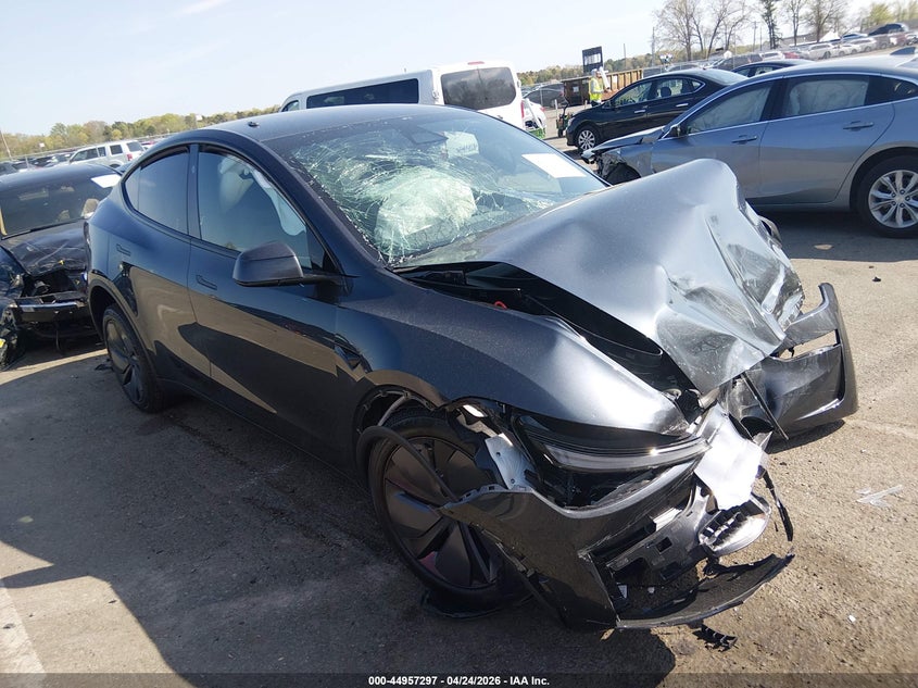 2026 Tesla Model y VIN 7SAYGDEE1TA672262 IAAI salvage auction — FRONT END, Salvage Title, sold $10,100 on 2026-07-12 (photo 1)