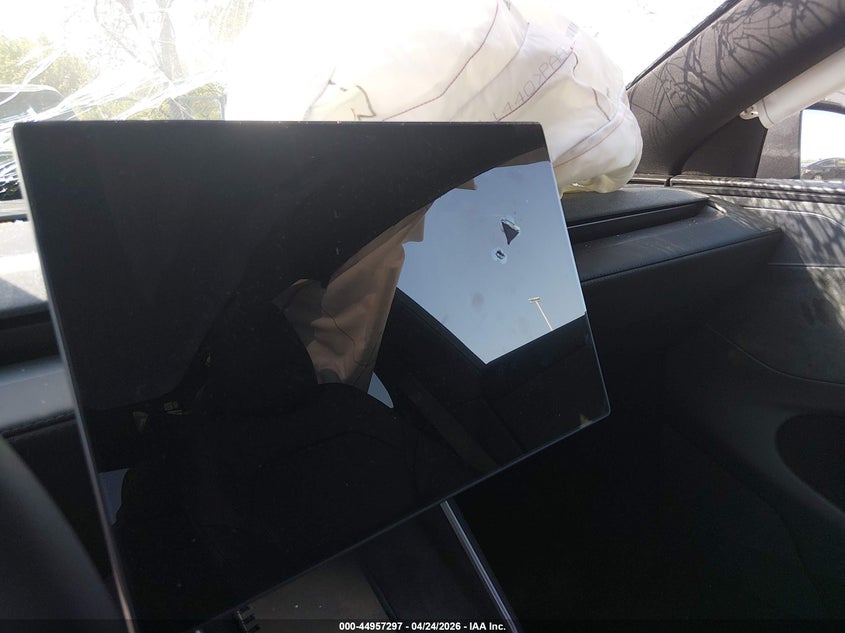 2026 Tesla Model y VIN 7SAYGDEE1TA672262 IAAI salvage auction — FRONT END, Salvage Title, sold $10,100 on 2026-07-12 (photo 7)