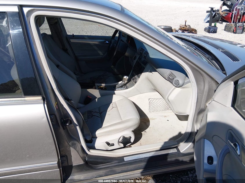 2006 Mercedes-benz C class VIN WDBRF52HX6F729066 IAAI salvage auction — FRONT END, Salvage (Kentucky), sold $325 on 2026-07-15 (photo 5)