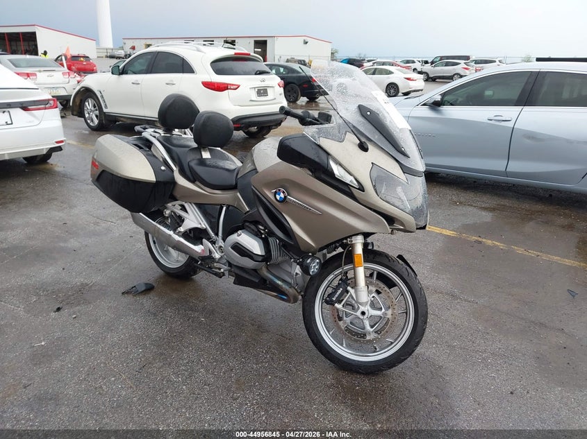 2016 BMW R 1200 VIN WB10A1309GZ194769 IAAI salvage auction — RIGHT SIDE, Salvage (Iowa), sold $3,350 on 2026-07-22 (photo 1)