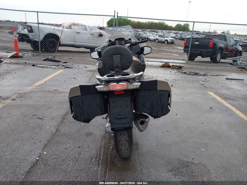 2016 BMW R 1200 VIN WB10A1309GZ194769 IAAI salvage auction — RIGHT SIDE, Salvage (Iowa), sold $3,350 on 2026-07-22 (photo 6)