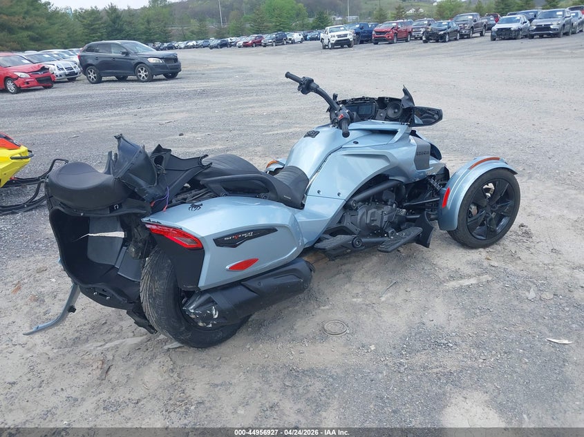 2022 Can-am/ brp Spyder VIN 2BXREDD29NV001339 IAAI salvage auction — LEFT SIDE, Salvage Title, sold $1,800 on 2026-07-21 (photo 4)