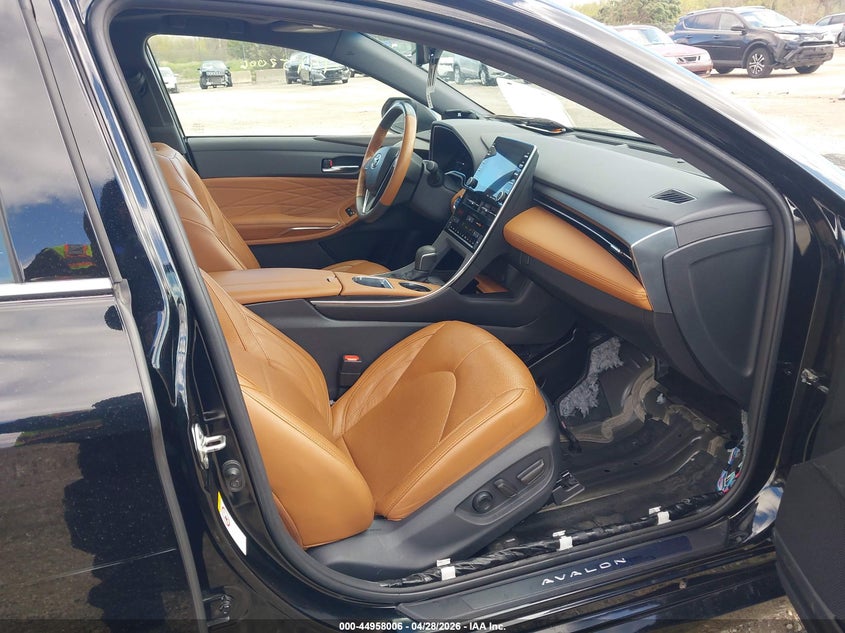 2019 Toyota Avalon VIN 4T1B21FB0KU006261 IAAI salvage auction — WATER/FLOOD, Salvage Title, sold $11,250 on 2026-08-25 (photo 5)