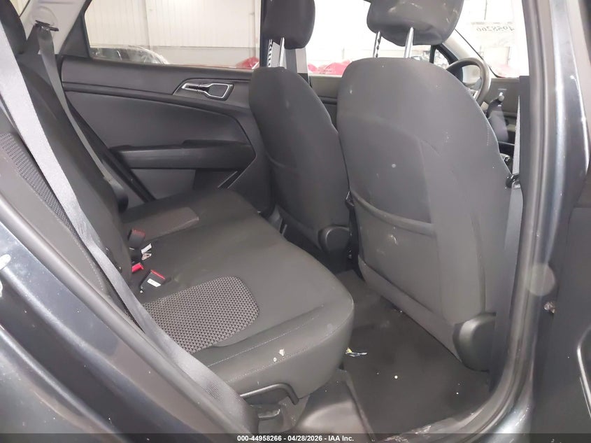 2023 Kia Sportage VIN KNDPU3AFXP7125919 IAAI salvage auction — RIGHT SIDE, Salvage Title, sold $5,500 on 2026-07-30 (photo 8)