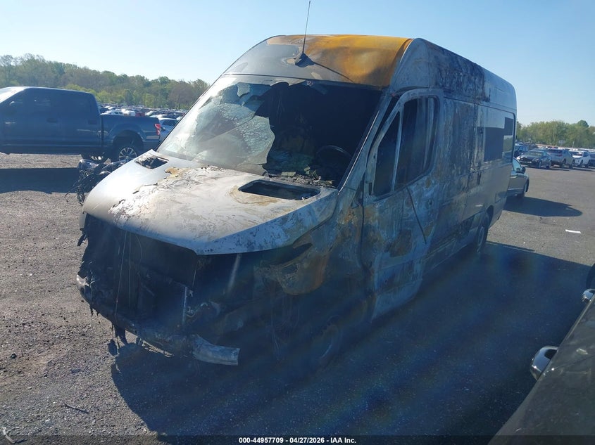 2019 Mercedes-benz Sprinter VIN WD4PF1CD8KP147152 IAAI salvage auction — INTERIOR BURN, Salvage Title, sold $1,225 on 2026-07-06 (photo 2)