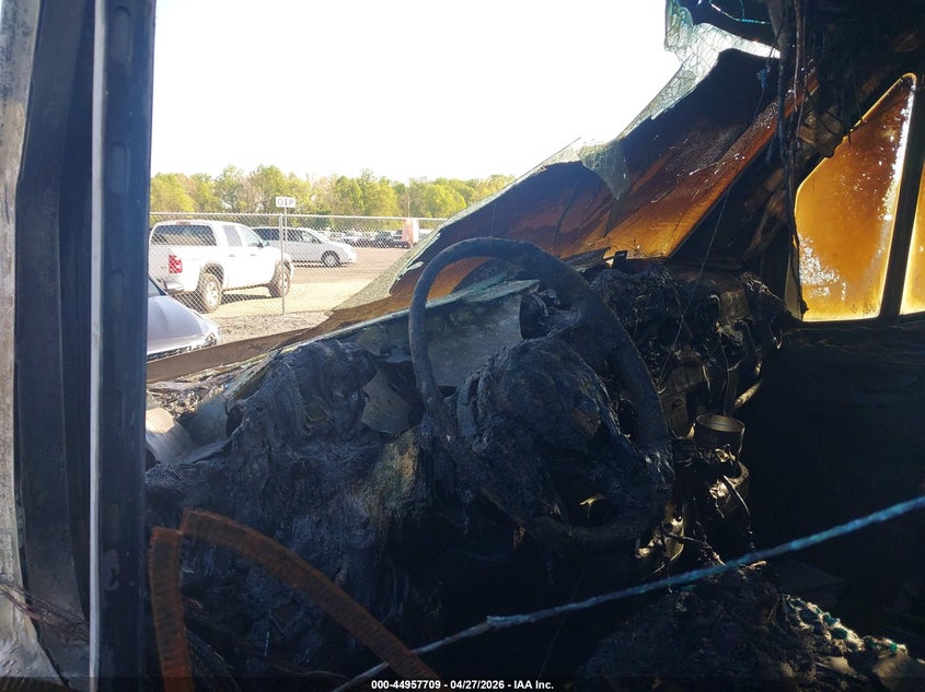 2019 Mercedes-benz Sprinter VIN WD4PF1CD8KP147152 IAAI salvage auction — INTERIOR BURN, Salvage Title, sold $1,225 on 2026-07-06 (photo 7)