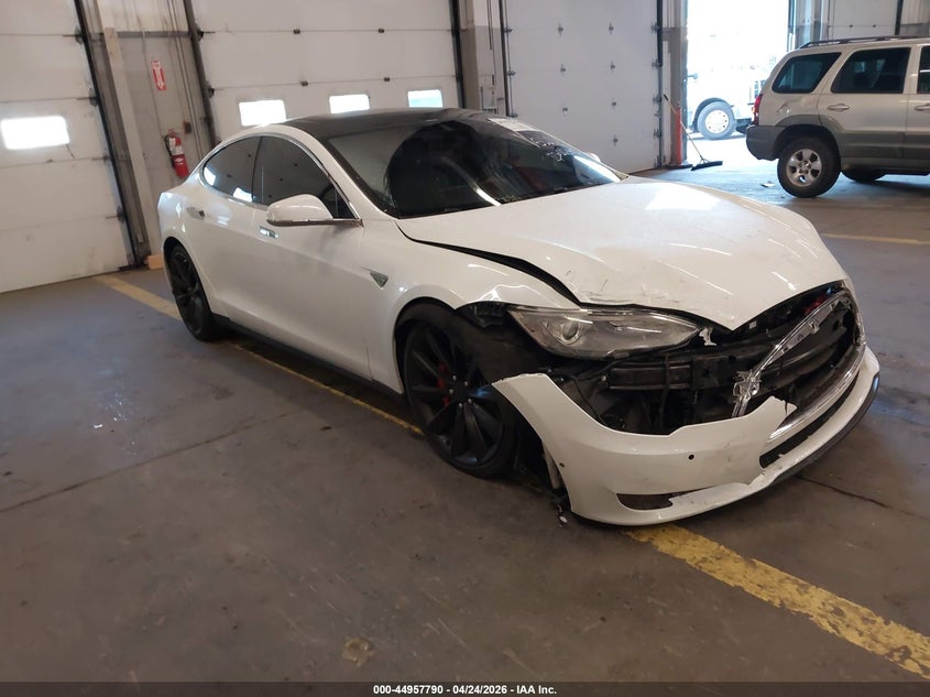 2015 Tesla Model s VIN 5YJSA1H4XFF093414 IAAI salvage auction — FRONT END, Salvage Title, sold $4,050 on 2026-07-30 (photo 1)