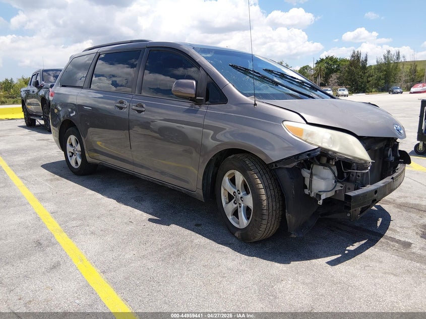 2014 Toyota Sienna VIN 5TDKK3DC0ES474317 IAAI salvage auction — FRONT END, Salvage Title, sold $725 on 2026-07-16 (photo 1)