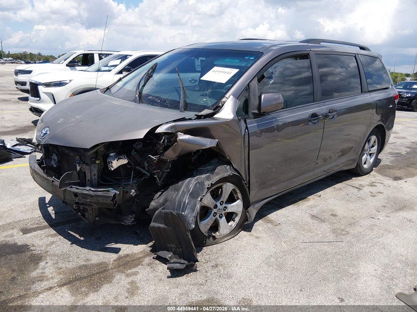 2014 Toyota Sienna VIN 5TDKK3DC0ES474317 IAAI salvage auction — FRONT END, Salvage Title, sold $725 on 2026-07-16 (photo 2)