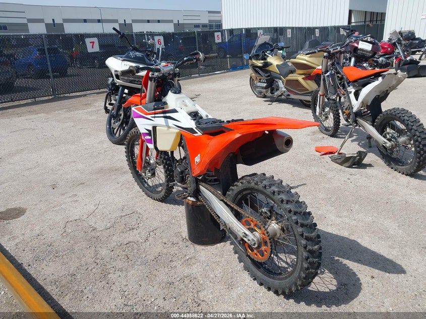 2025 Ktm 250 VIN VBKSXK433SM154295 IAAI salvage auction — THEFT, Original (Texas), sold $250 on 2026-07-29 (photo 3)