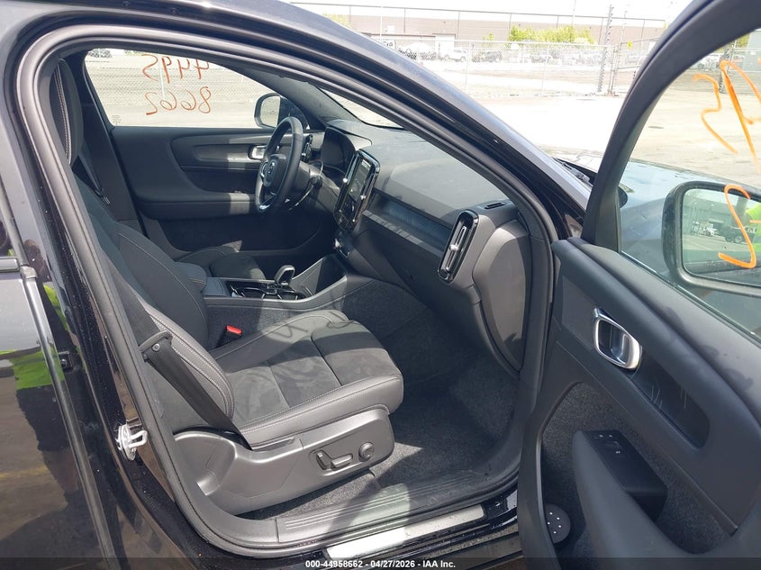 2024 Volvo C40 VIN YV4ER3GL0R2107416 IAAI salvage auction — HAIL, Salvage Title, sold $12,300 on 2026-07-24 (photo 5)