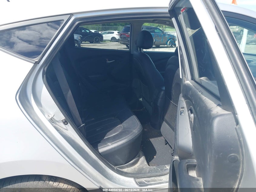 2011 Hyundai Tucson VIN KM8JUCAC1BU226087 IAAI salvage auction — FRONT END, Salvage (Iowa), sold $900 on 2026-07-10 (photo 8)