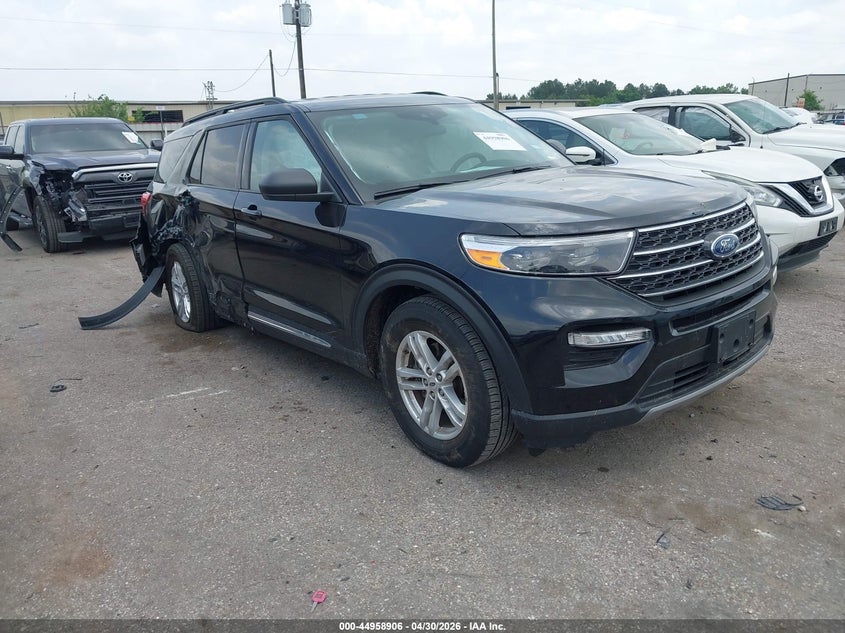 2024 Ford Explorer VIN 1FMSK7DH0RGA87829 — IAAI salvage auction photo