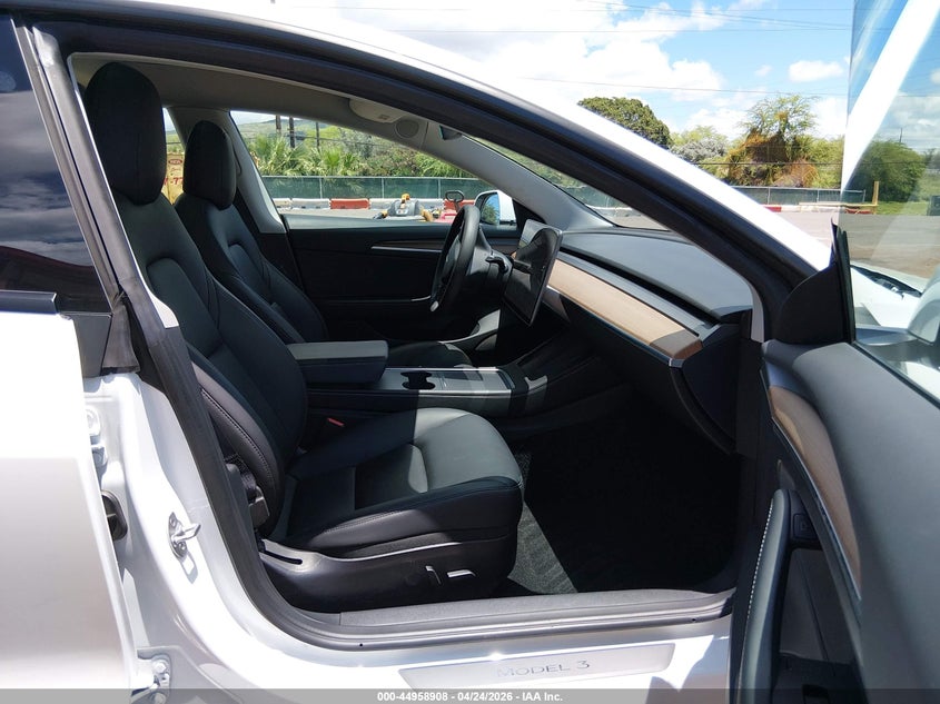 2022 Tesla Model 3 VIN 5YJ3E1EA3NF120745 IAAI salvage auction — RIGHT FRONT, Clear (Hawaii), sold $14,300 on 2026-07-07 (photo 5)