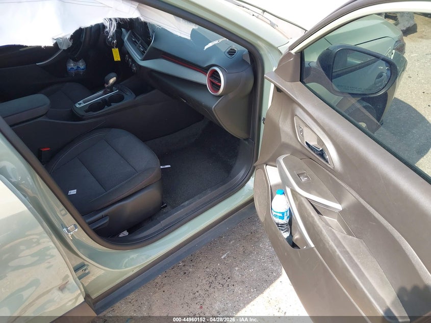 2024 Chevrolet Trax VIN KL77LGE29RC165417 IAAI salvage auction — LEFT FRONT, Original (Texas), sold $4,650 on 2026-07-29 (photo 5)