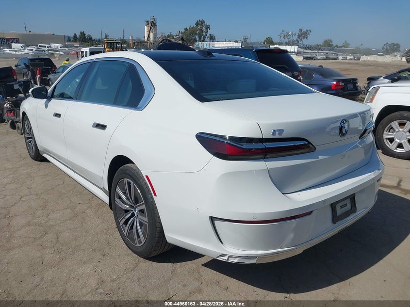 2025 BMW I7 VIN WBY43EJ06SCT88629 IAAI salvage auction — SIDE, Salvage Title, sold $46,450 on 2026-08-24 (photo 3)